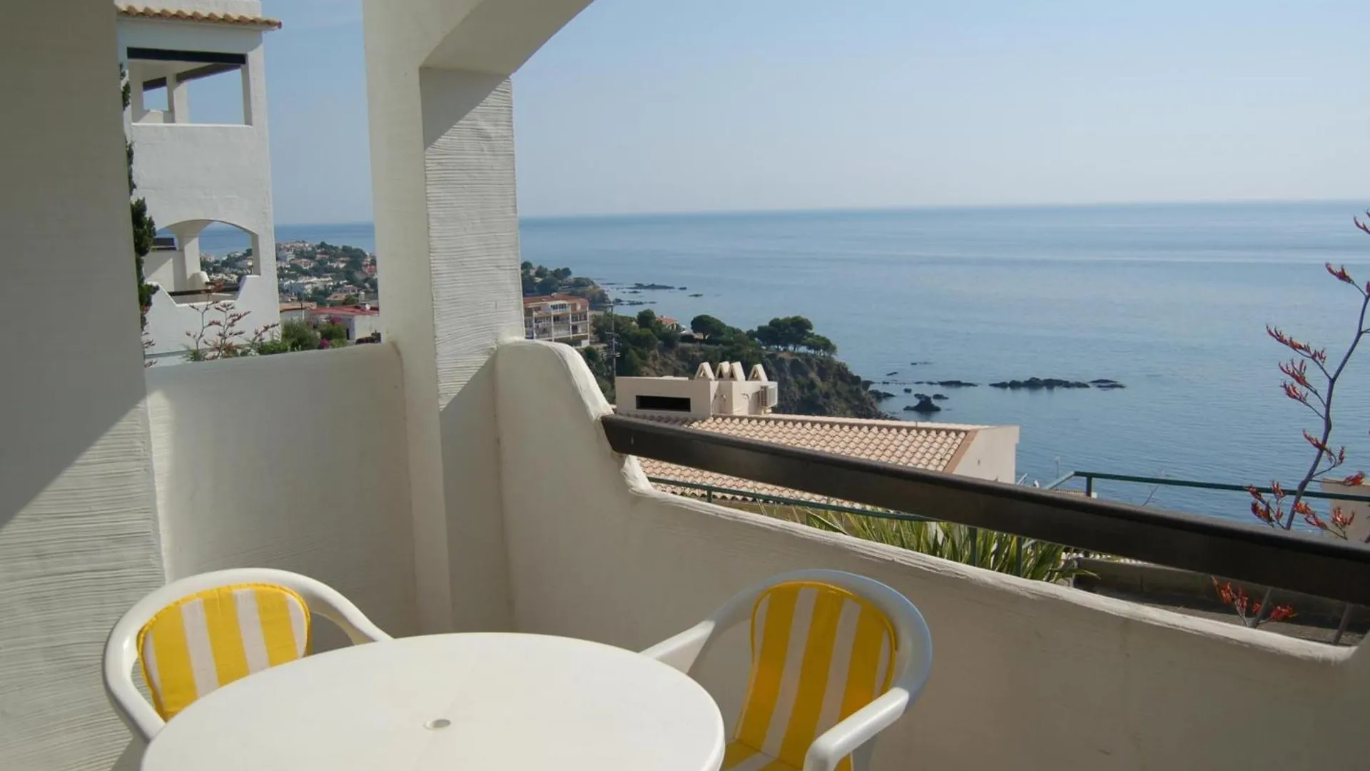 Cel 103 Apartamento Luminoso Y Sencillo En Residencial Ajardinado Con Piscina Comunitaria - Es-228-22 Llanca